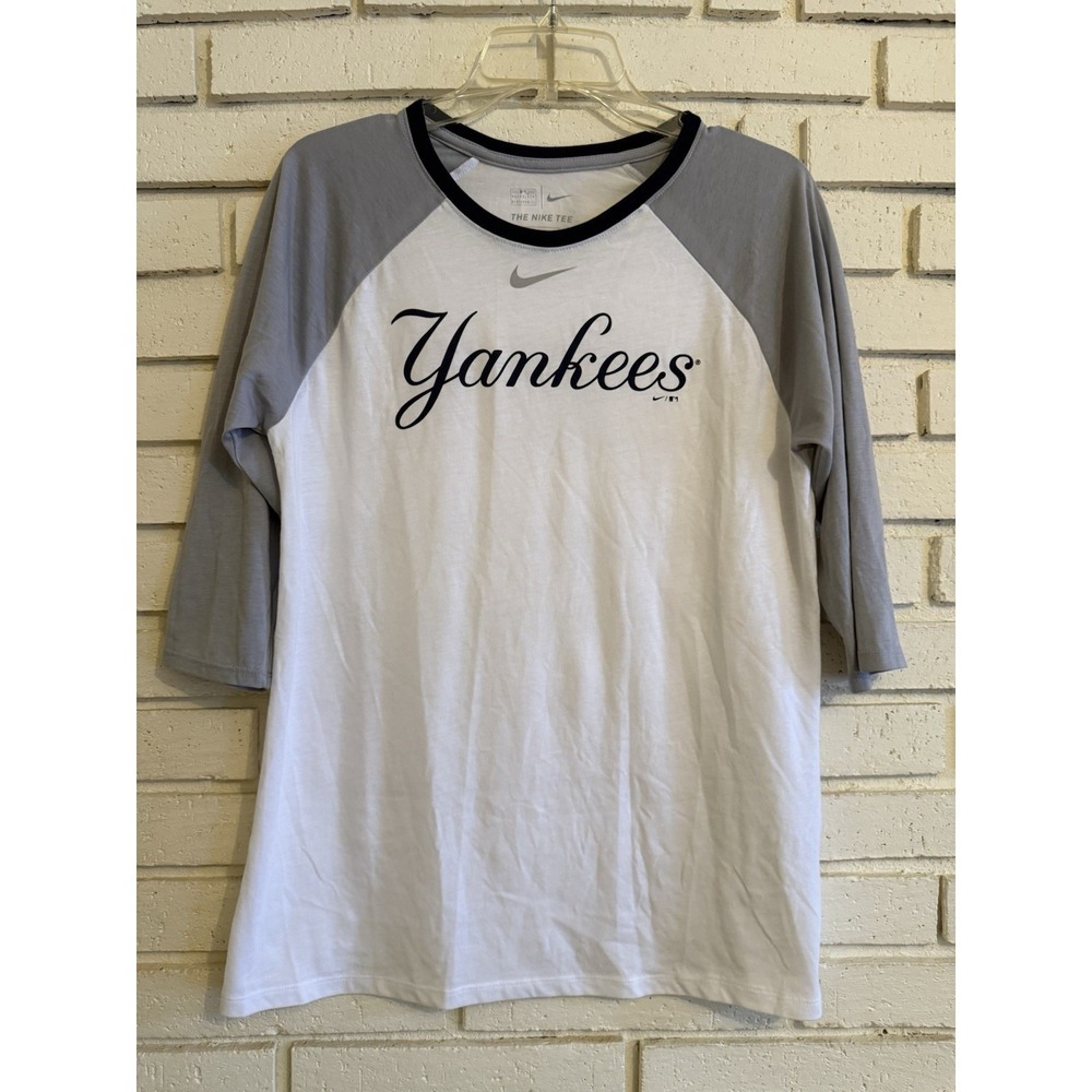 New York Yankees Shirt Nike Tee MLB Genuine Merchandise Raglan 3/4 Womens‎ Lg